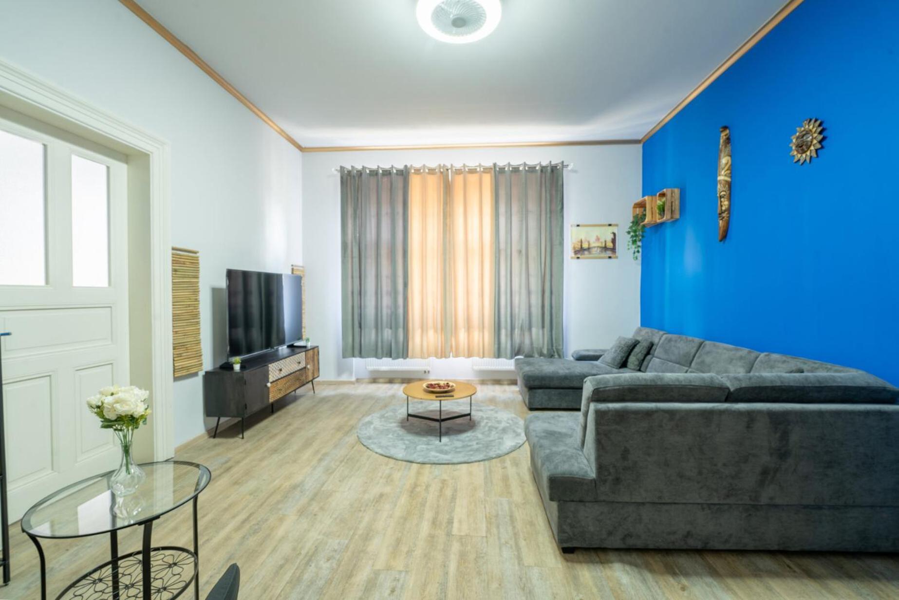 Cozy 3-brd Riverside In Center Prag